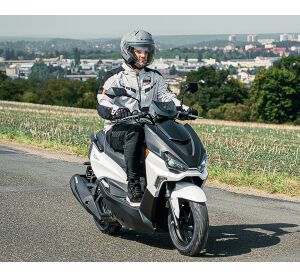 Linhai SCOOTER BUCK 125 E5+, Black