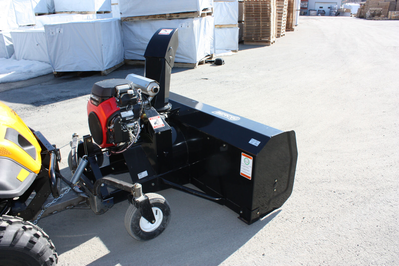 BERCOMAC profesionální sněžná fréza 66" (167 cm) Honda motor 22HP