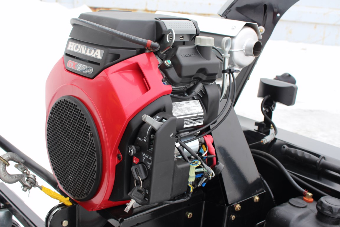 BERCOMAC profesionální sněžná fréza 54" (138 cm) Honda motor 22HP
