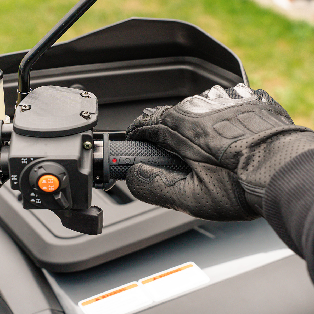 SHARK 4ZONE LOCK-ON HEATED GRIPS + THUMB WARMER