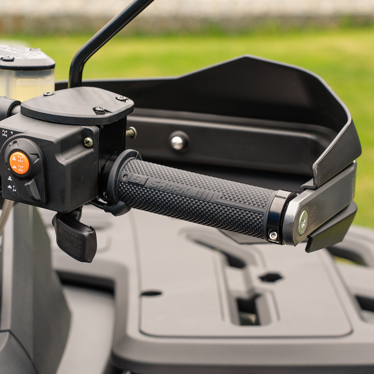 SHARK 4ZONE LOCK-ON HEATED GRIPS + THUMB WARMER